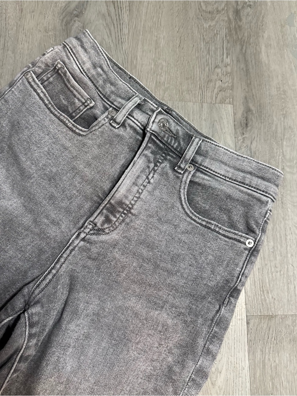 •EXPRESS• HIGH RISE BERMUDA DENIM SHORTS - Picture 2 of 6